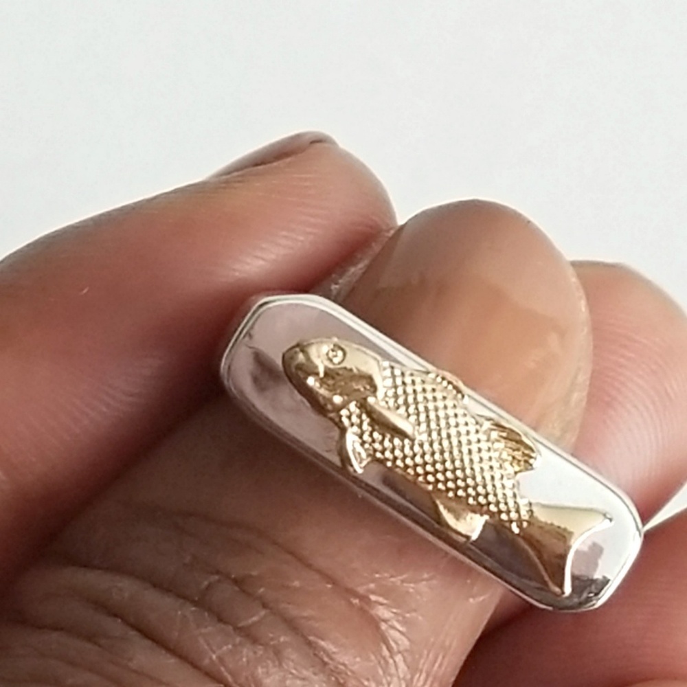 Urban Outfitters Fish Signet Ring - Picture 4 of 5